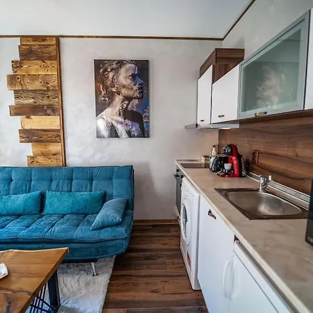 Διαμέρισμα 650m In&out - - Free And Parking *